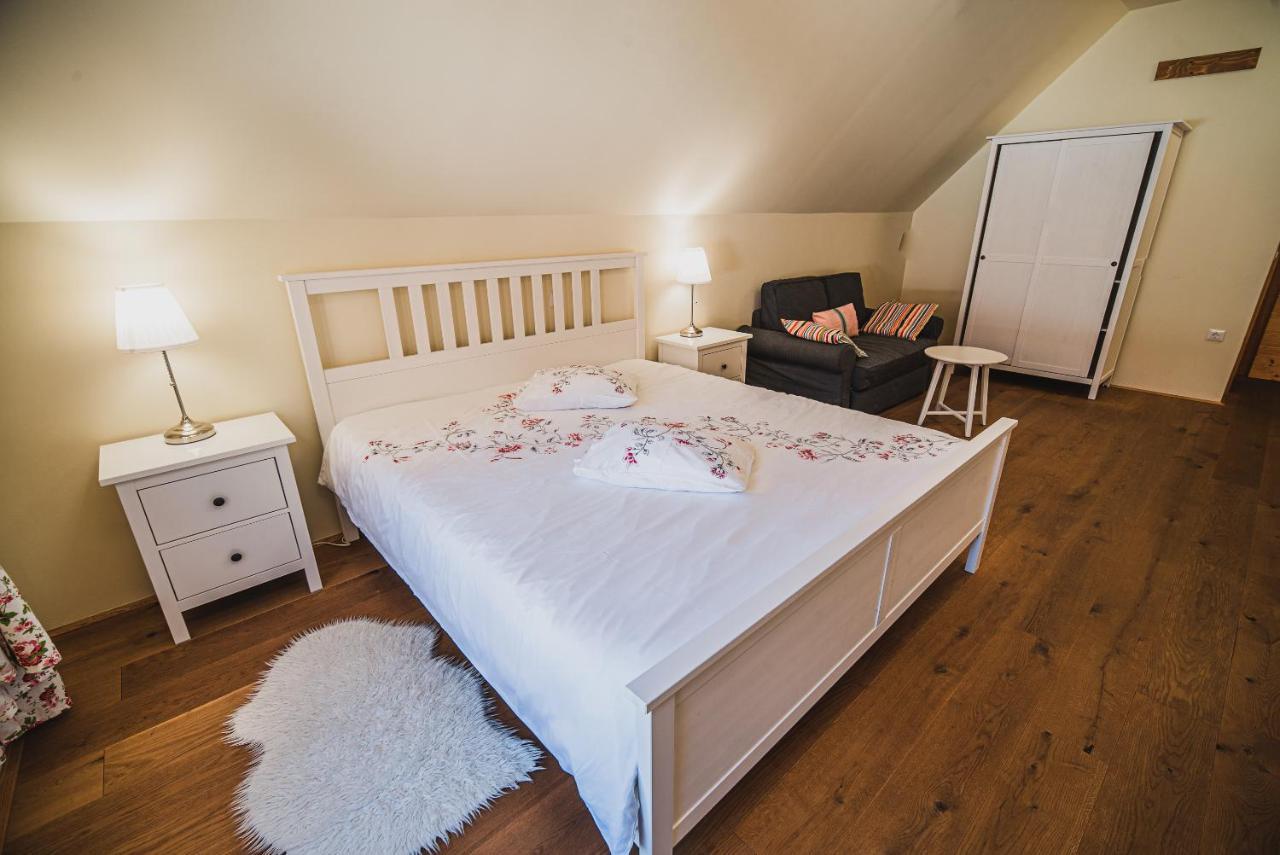 Farm Stay Zurej Sentjur Ngoại thất bức ảnh